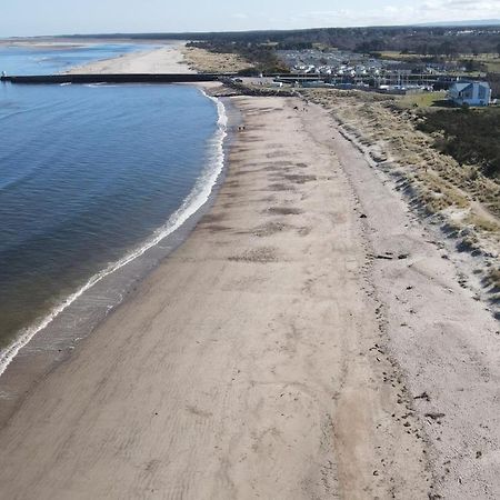 Colin Young Place Nairn Exterior foto