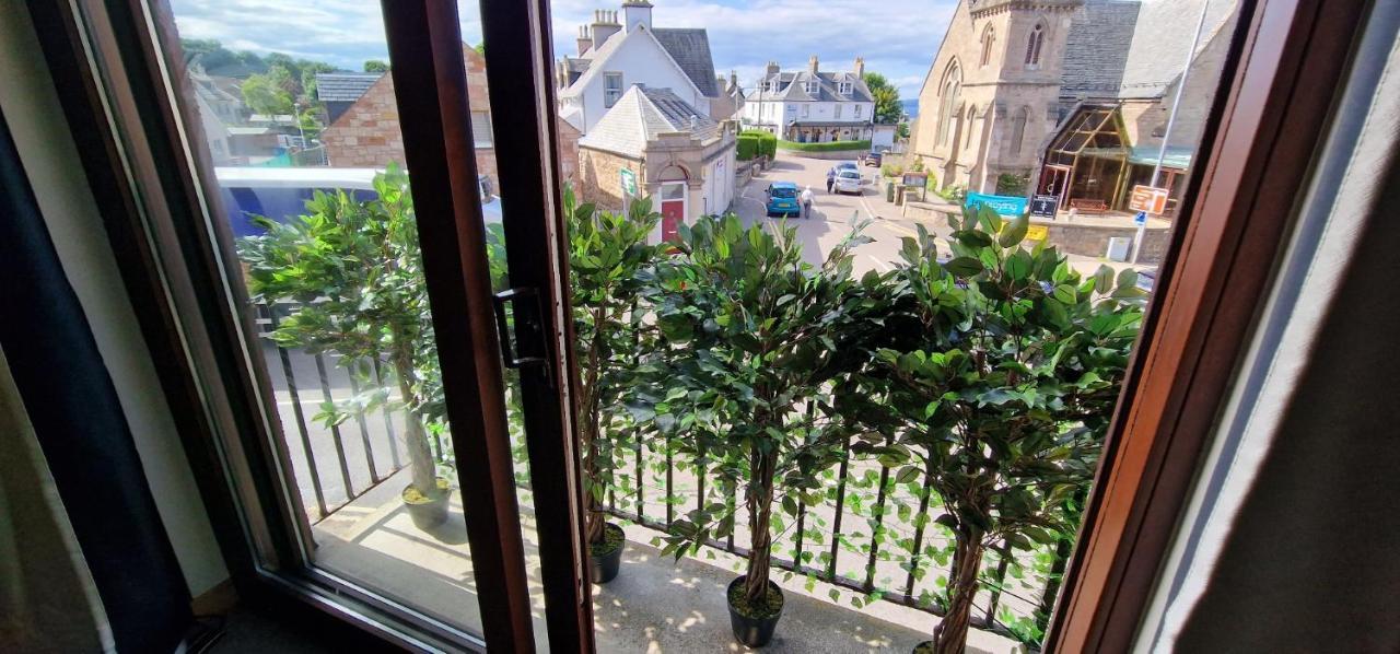 Colin Young Place Nairn Exterior foto
